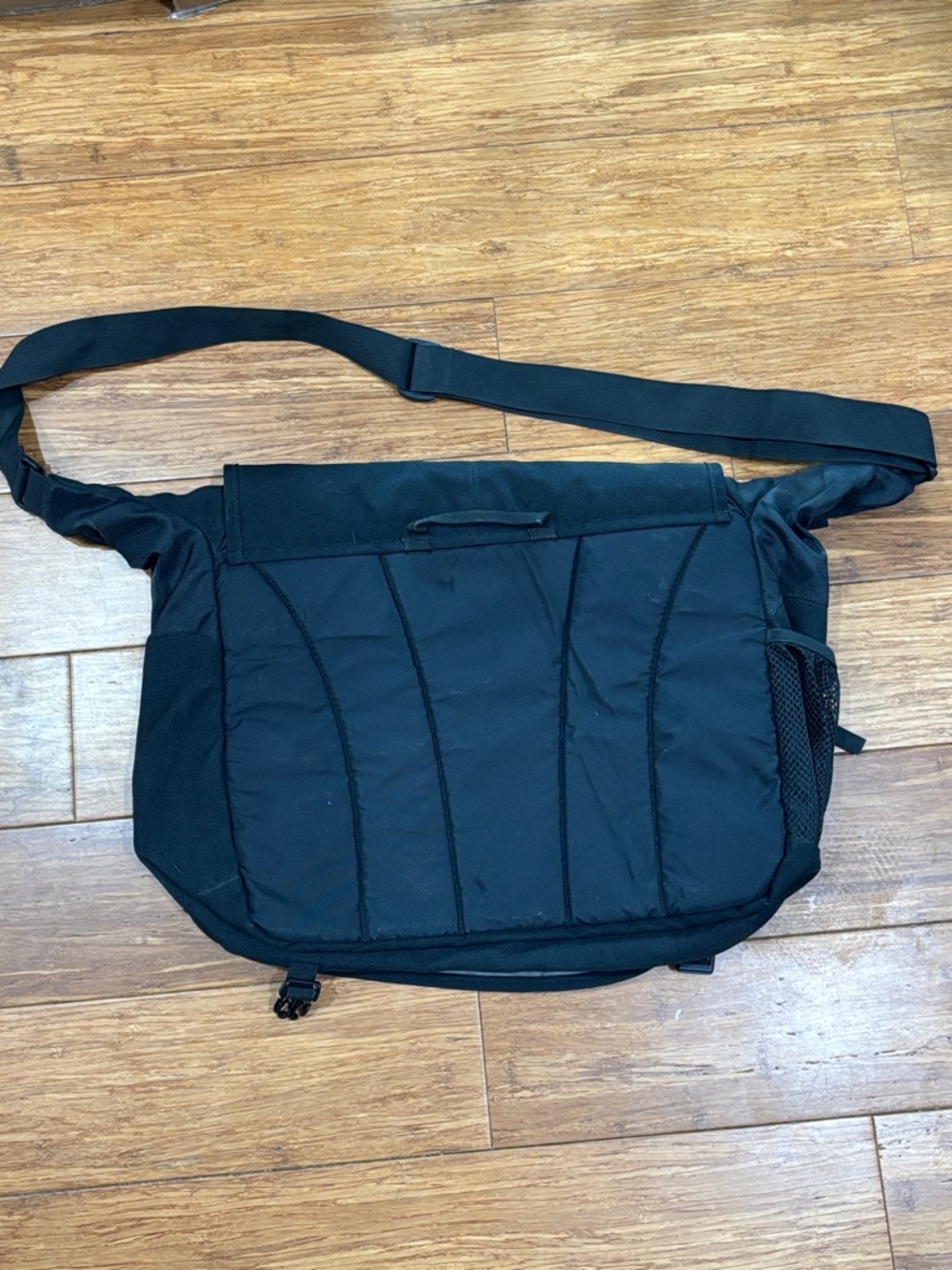 Jansport Black Messenger Laptop Bag Crossbody — Adjustable Strap - Picture 4 of 8